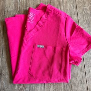 • Figs Shocking Pink Top •